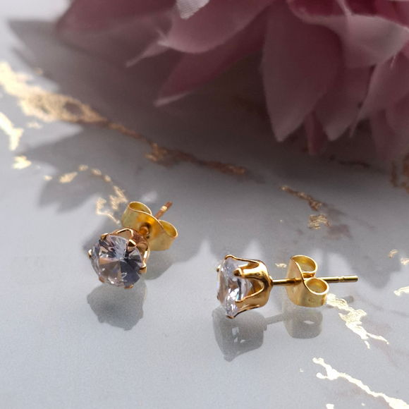 Princess gold studs