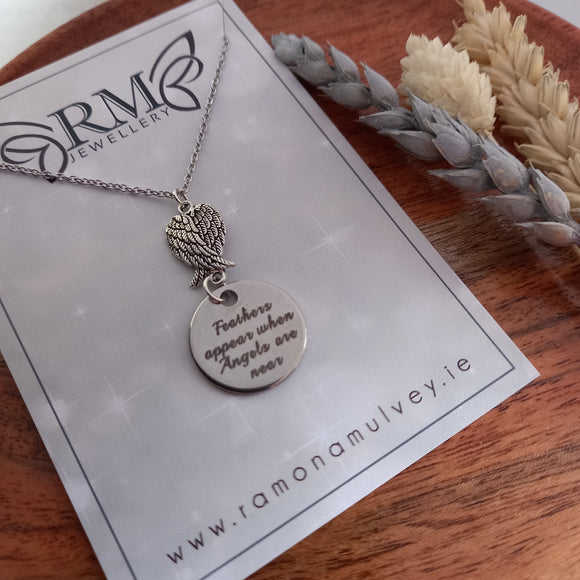 Feathers appear angel necklace