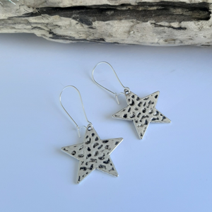 Silver star hammered earrings
